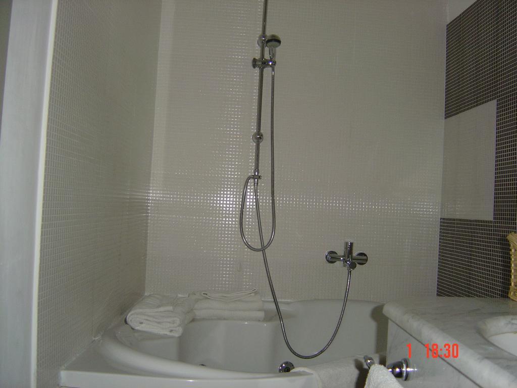 Hotel Bcomfort Cagliari Pokoj fotografie